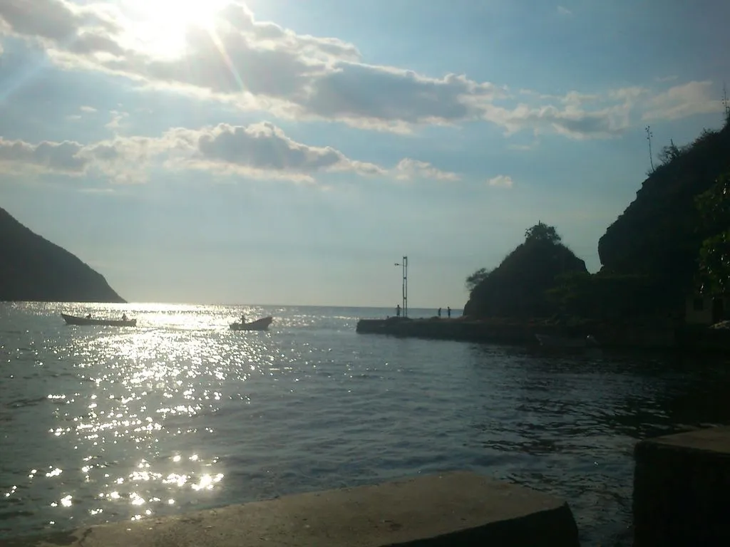 View of the Chuao Beach at Sunset - Vista de la playa de Chuao al atardecer