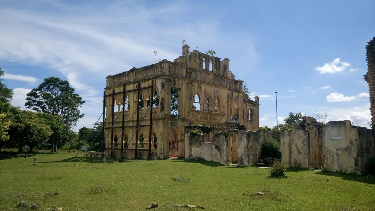 A back building, left uncompleted...