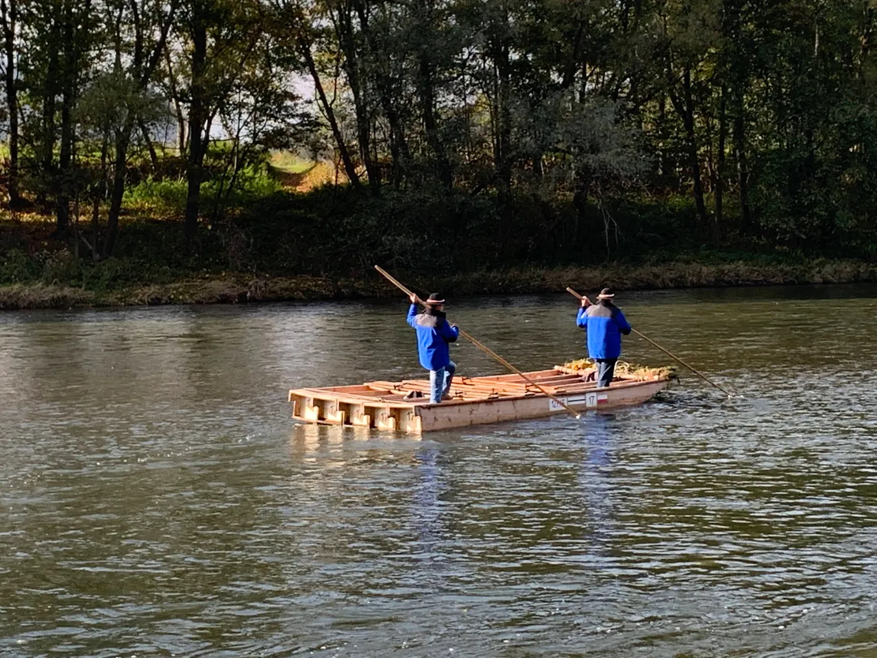 The raft and boatmen