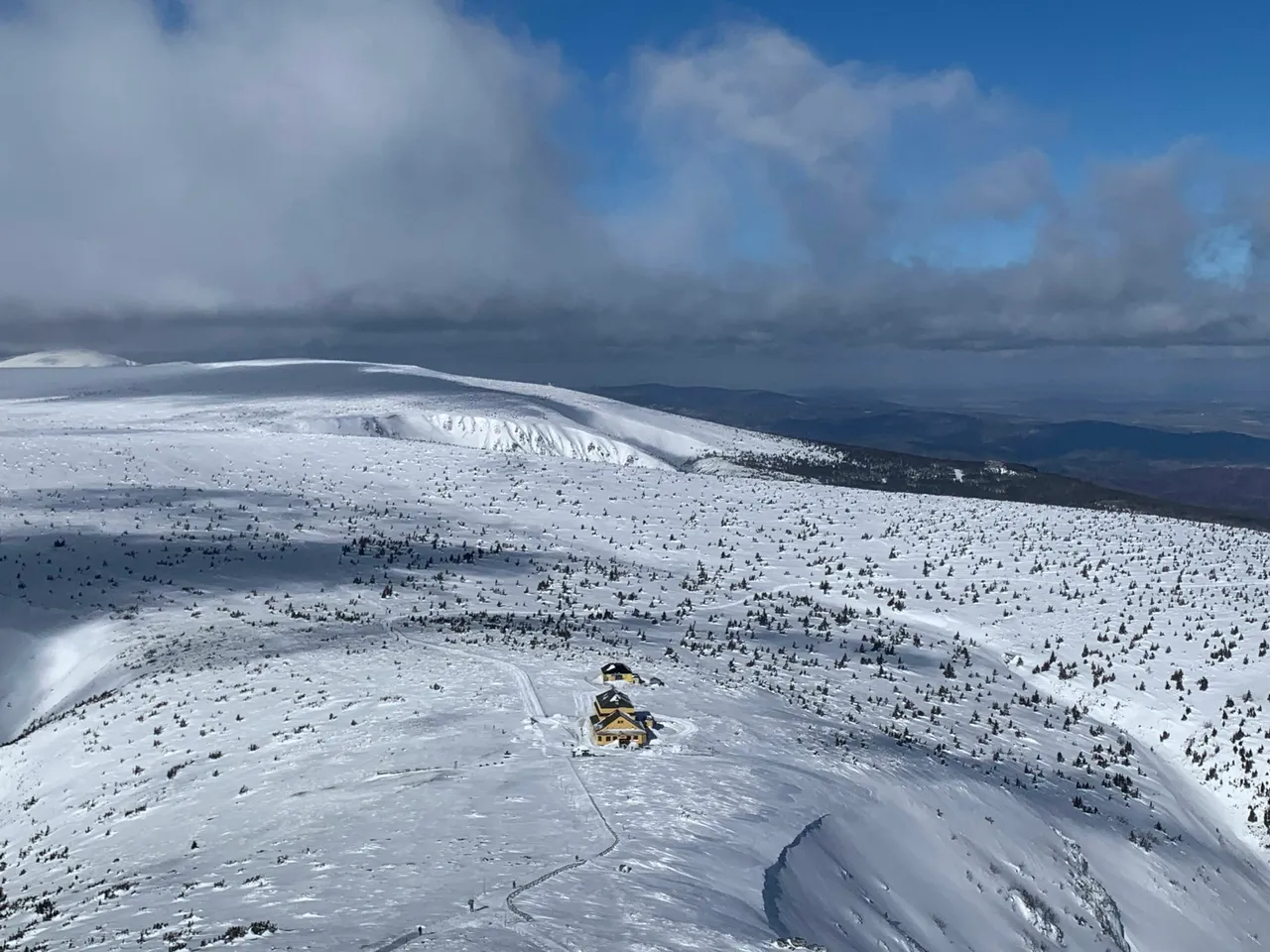 Widok na Dom Śląski z Śnieżki