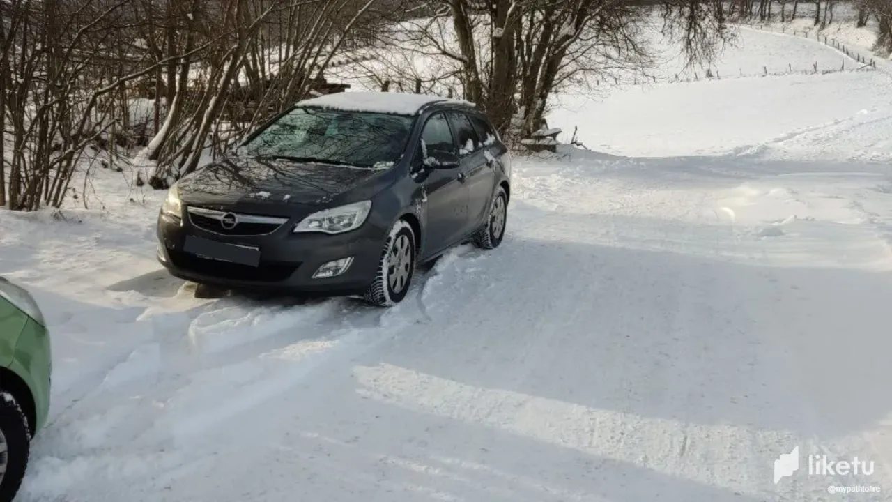 cld984jc900k33jszgje878f1_parking.webp