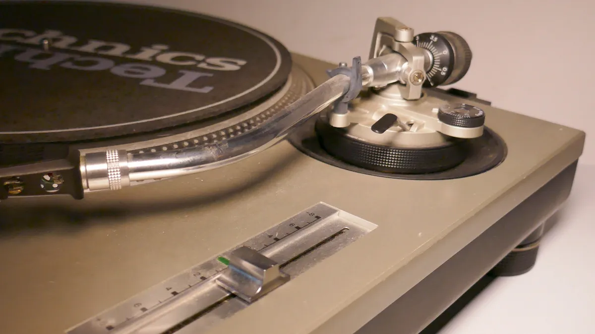 Technics SL 1200mk2 slide.jpg
