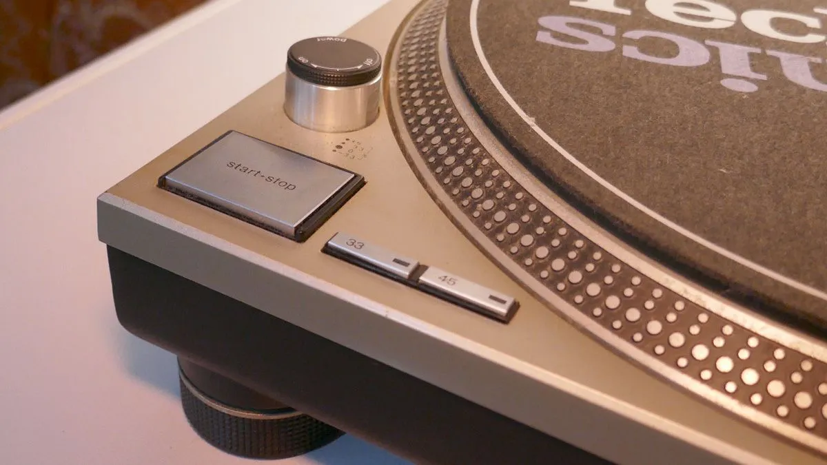 Technics SL 1200mk2 strobo.jpg