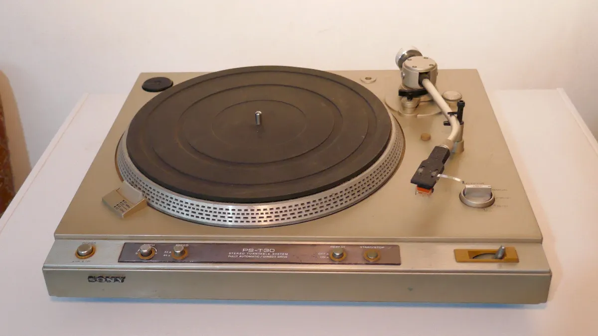 Sony PS T30 front.jpg