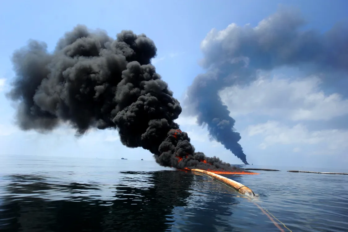 deep water horizon burn off Defense.gov photo essay PUblic.png
