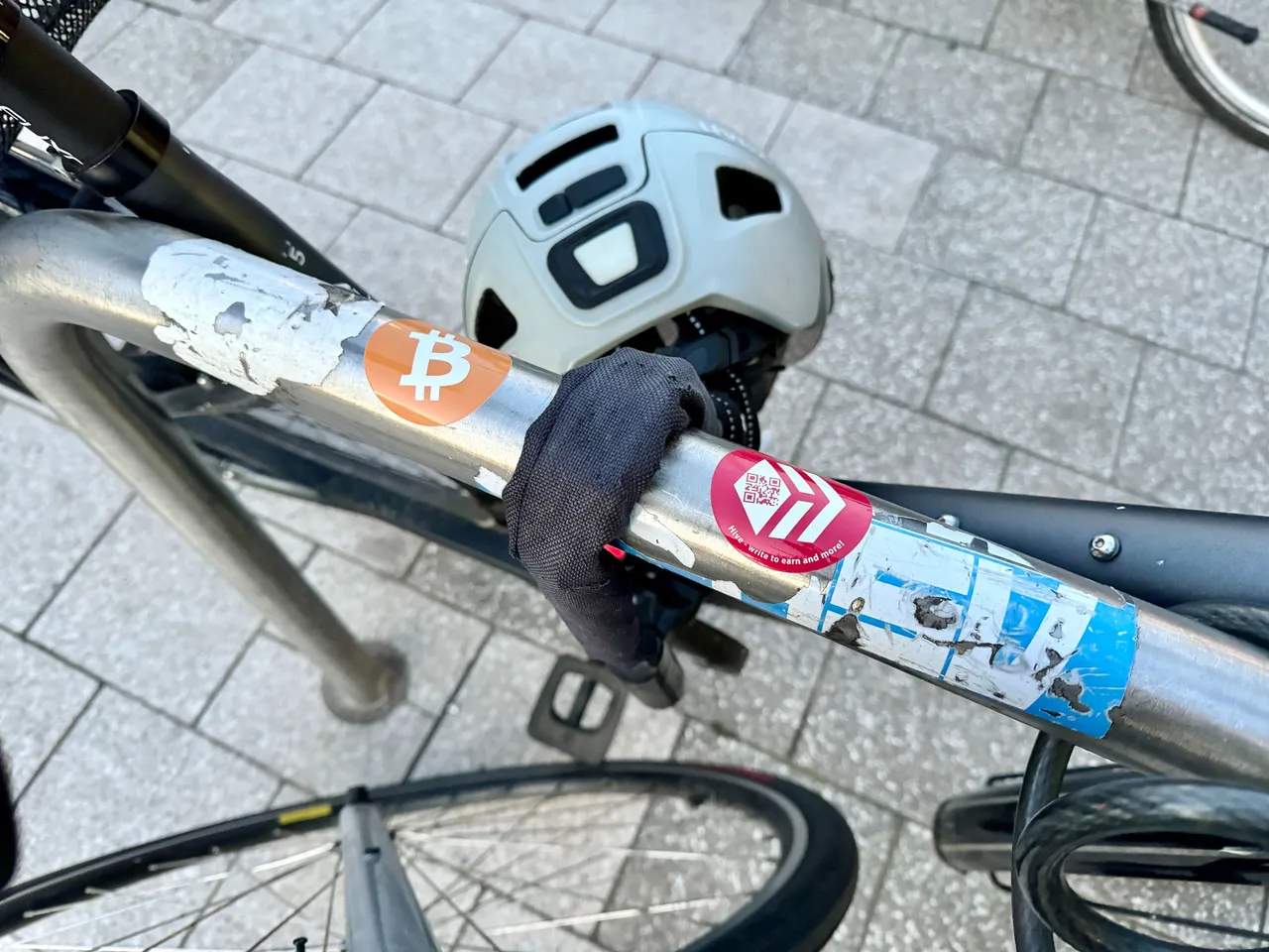 I made the stickers and spread it where I visit