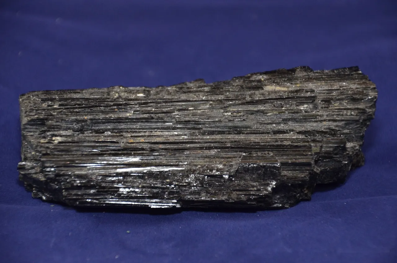 black-tourmaline-1609432_1920.jpg