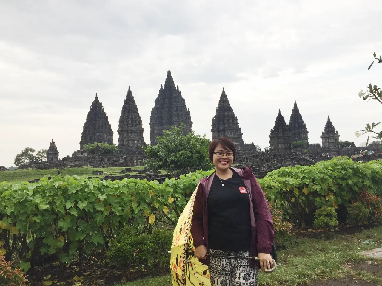 Prambanan - yellow umbrella.png