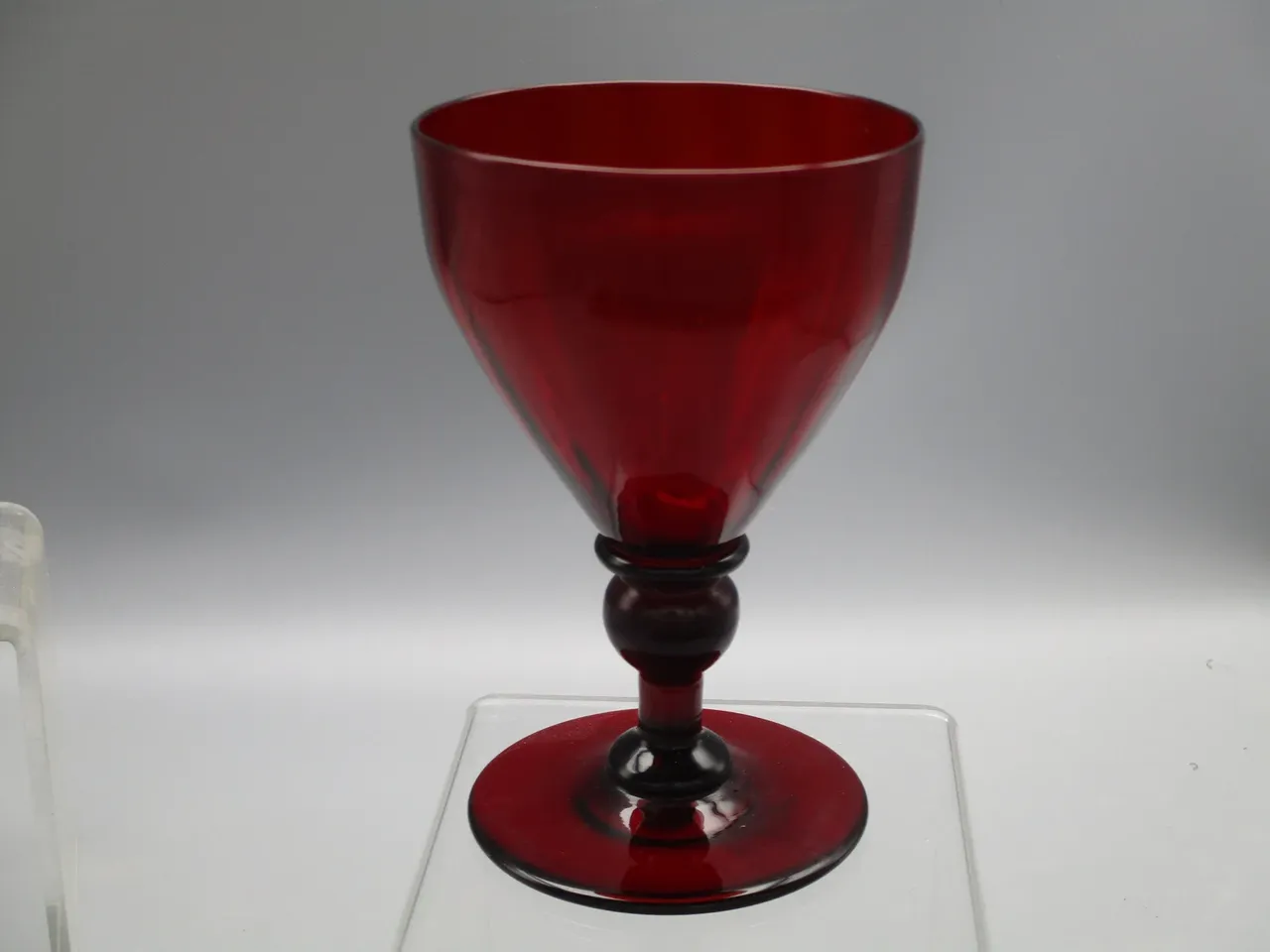 Selenium red glass