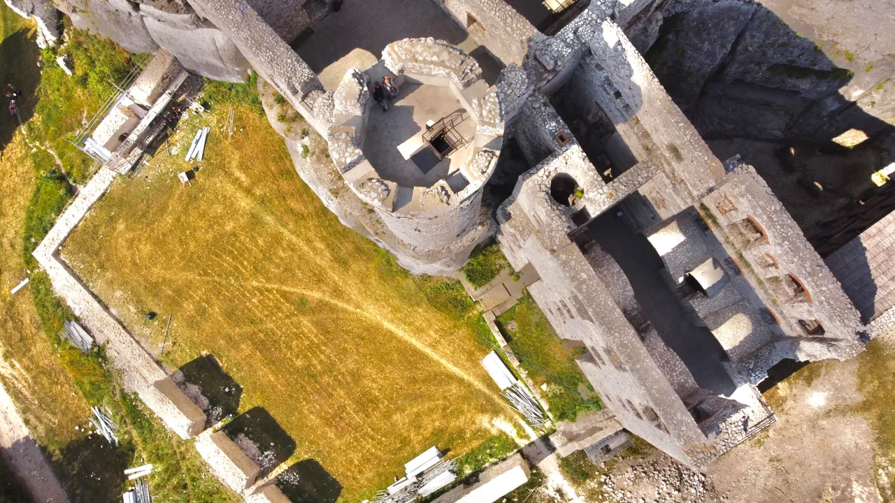 "DJI_0916.jpeg"