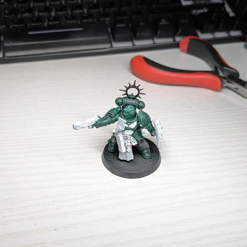 2023-04-07 - Dark Angels Primaris Lieutenant 004.png