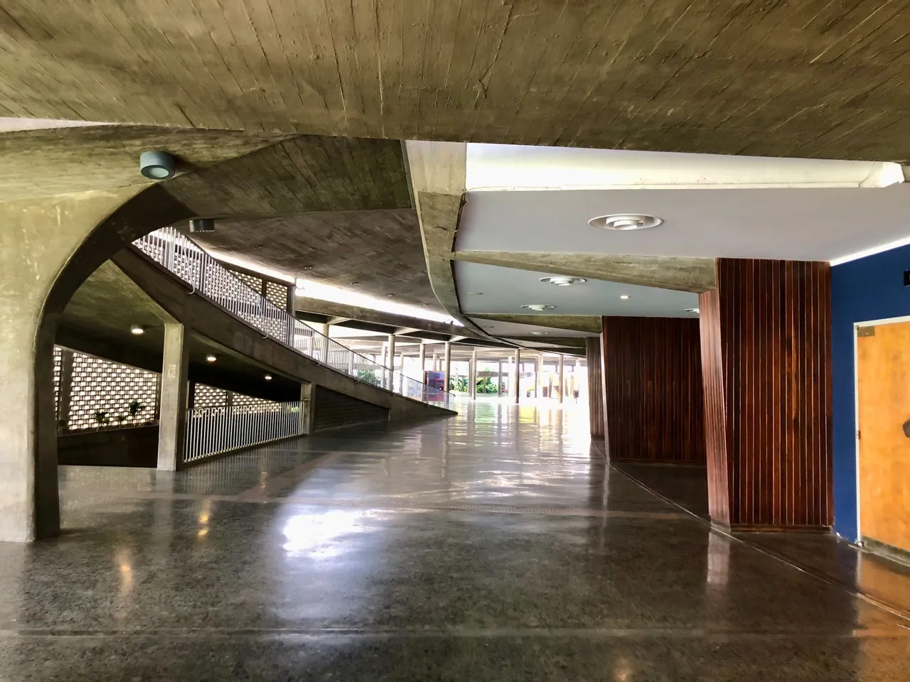 CiudadUniversitariaCaracas_1_4.jpg