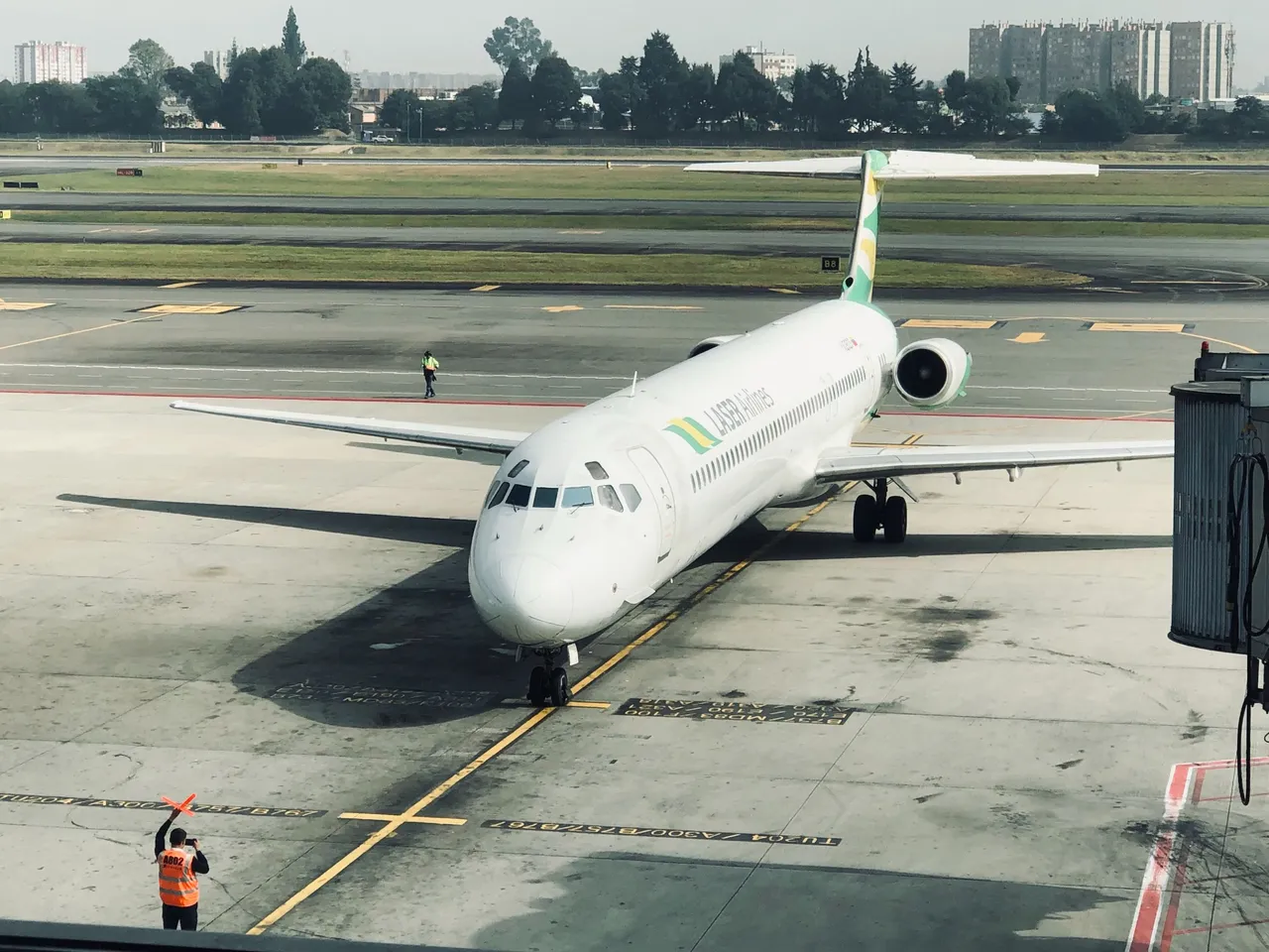 AeropuertoElDoradoAirplane.jpg