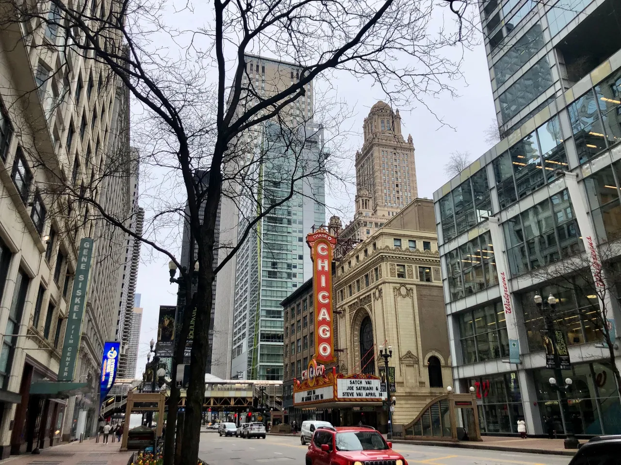 ChicagoTheatre4.jpg