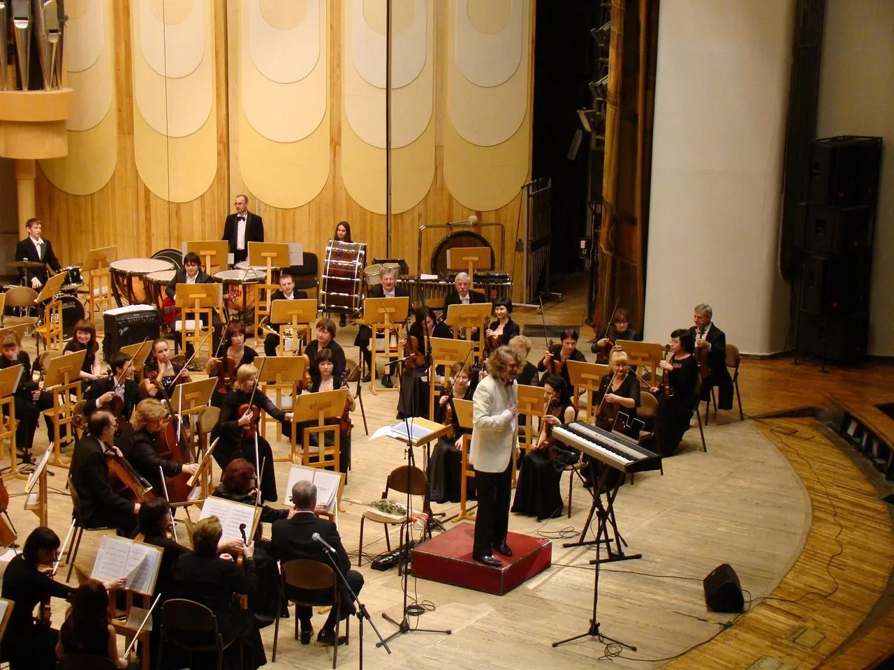 symphony-orchestra-183612_1280.jpg