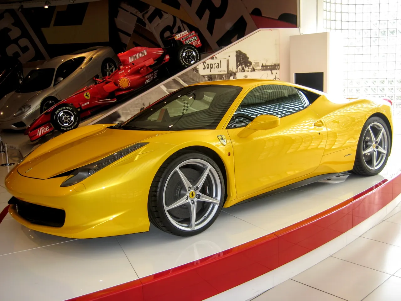 Ferrari Museum (83).jpg