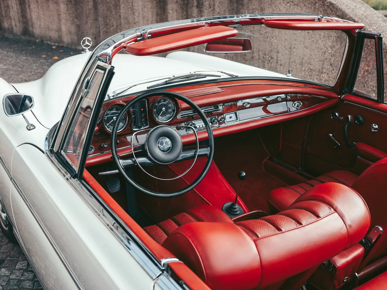 1965 Mercedes-Benz 300 SE Cabriolet 10.jpg