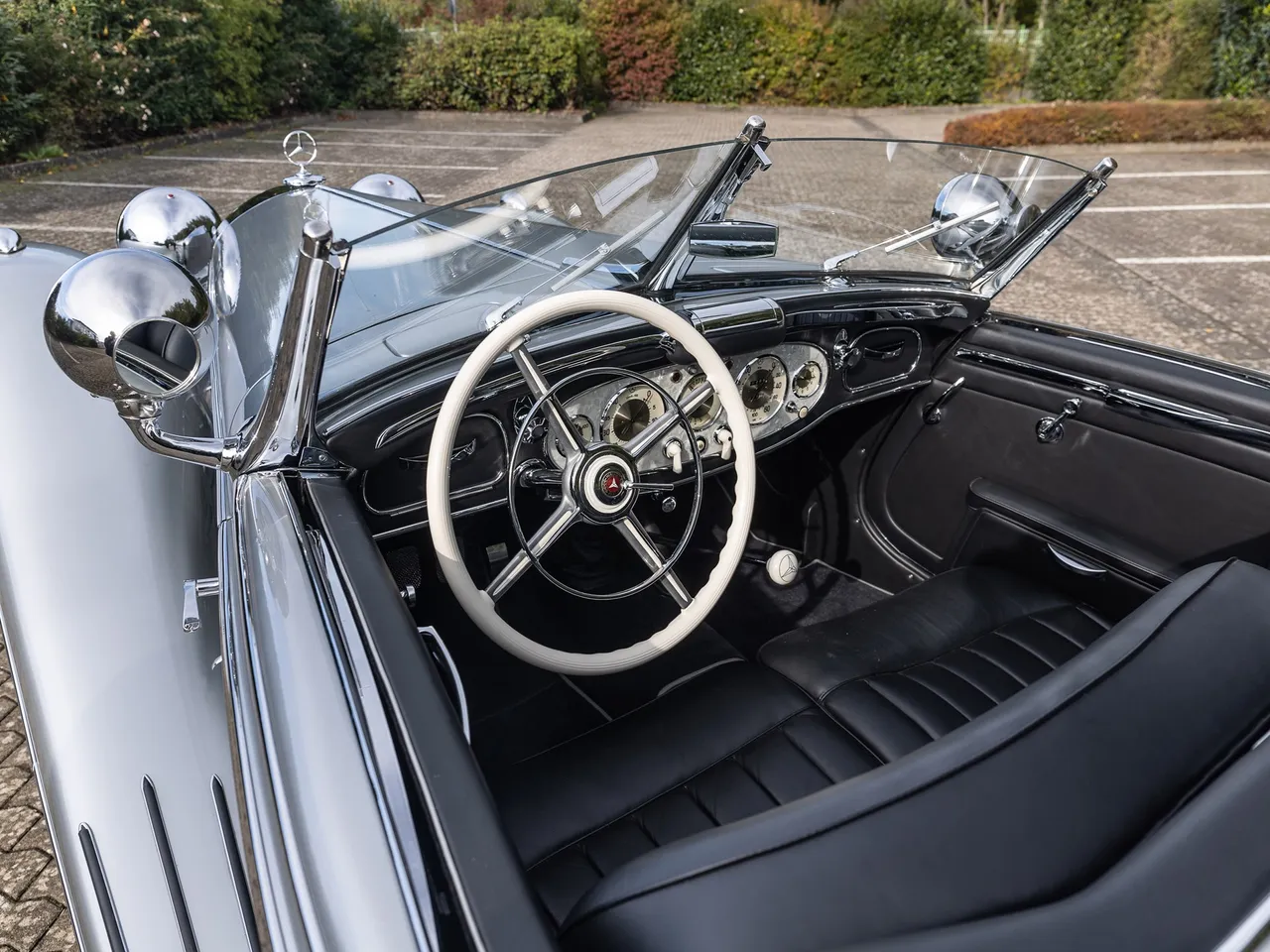 1938 Mercedes-Benz 540 K 10.jpg