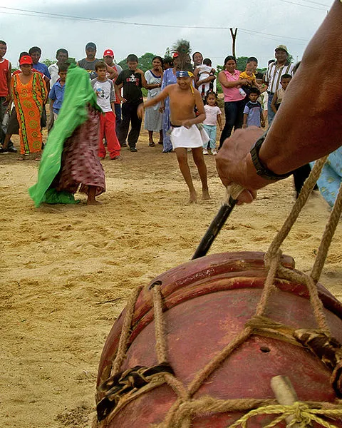 La_Yonna_o_Baile_de_la_Chicha_maya.jpg