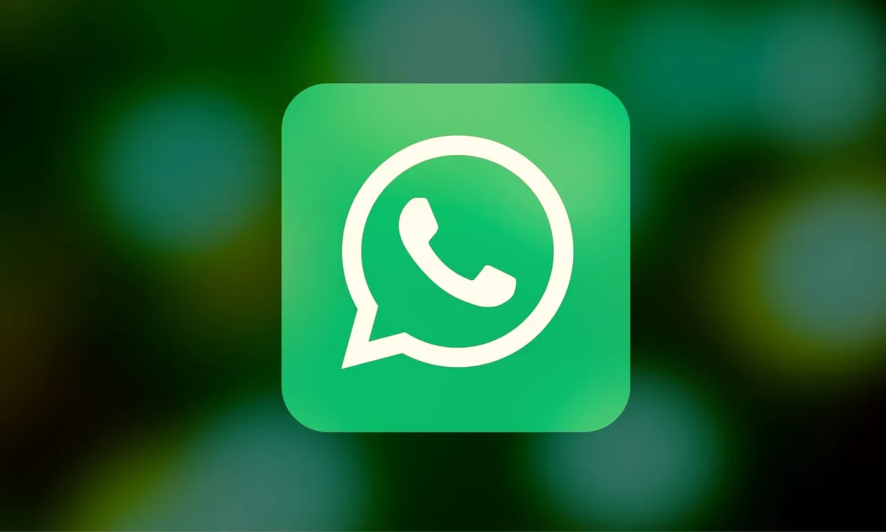 whatsapp-g908580495_1920.jpg