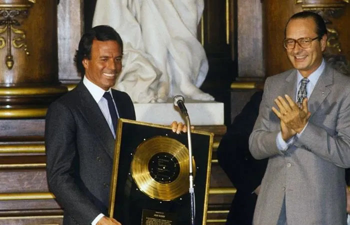 julio-iglesias-lanza-beca-musical-794835.jpg