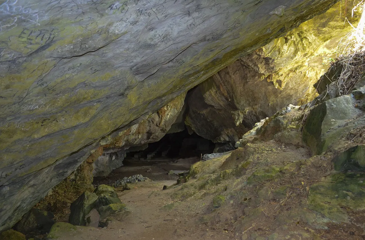 cueva.jpg