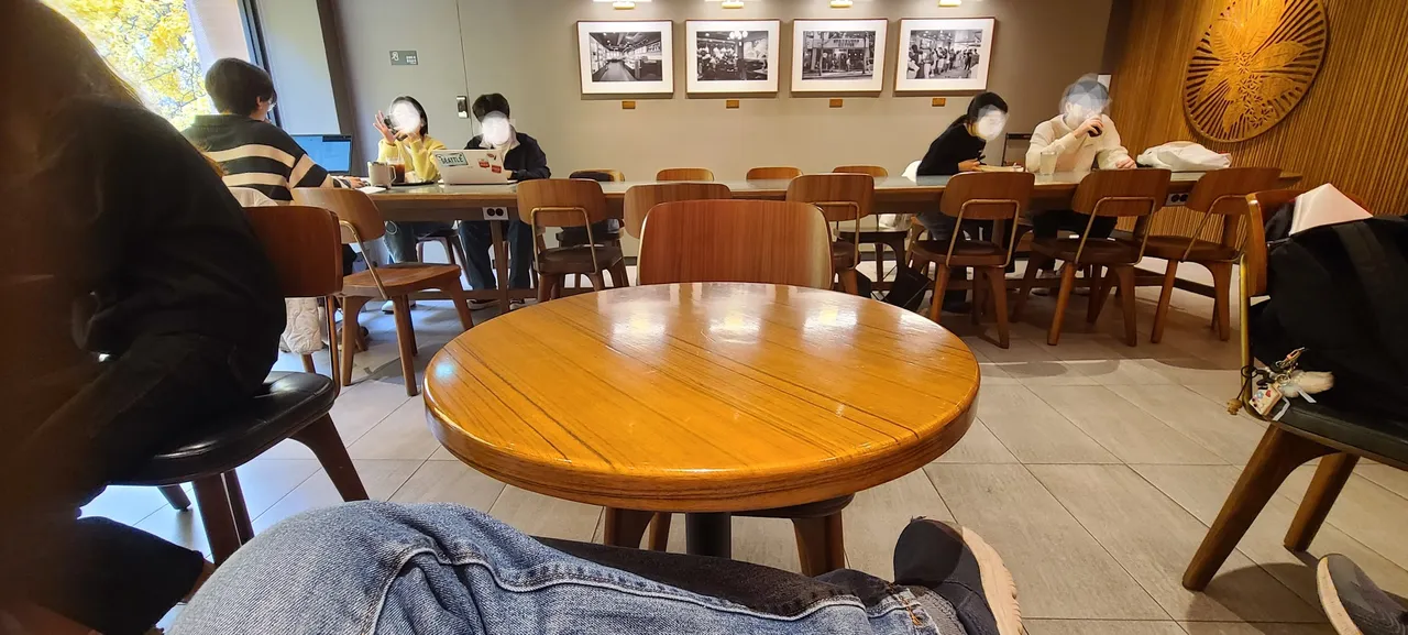 Starbucks 1.jpg