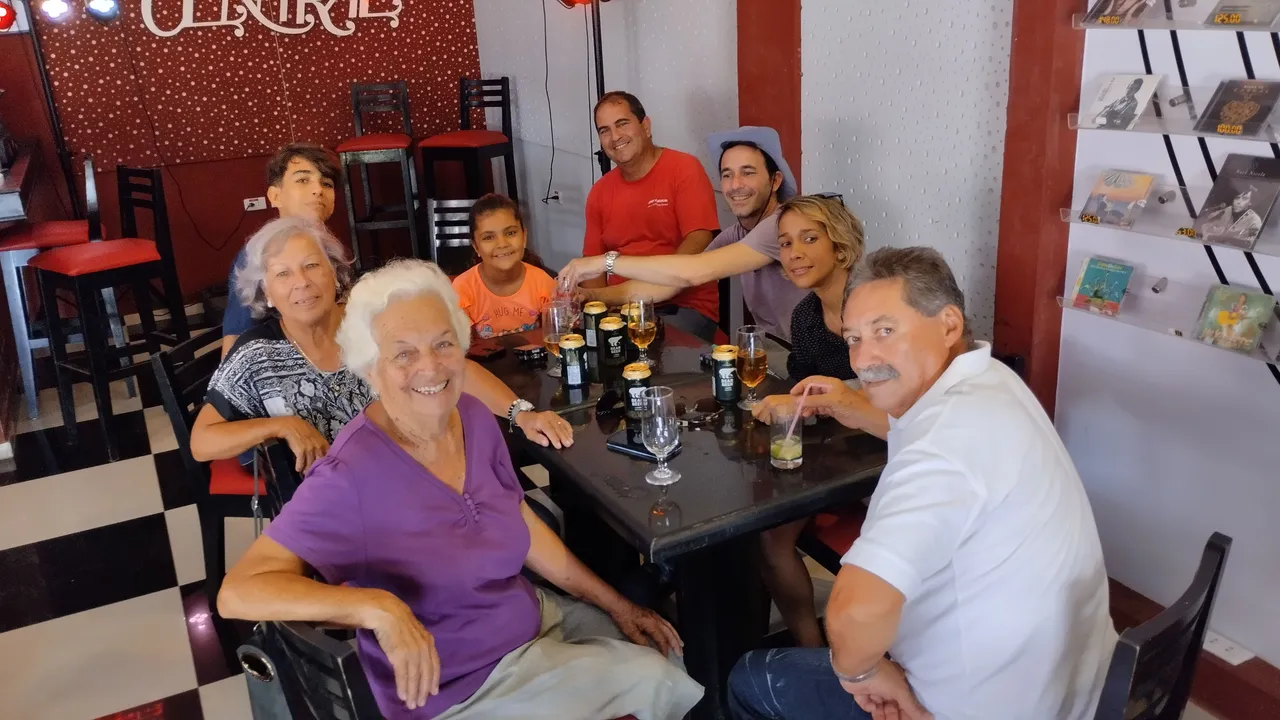 Con el padre de mi hijo, su hermana y su abuela