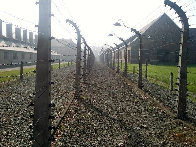 concentration-camp-528969_640.jpg