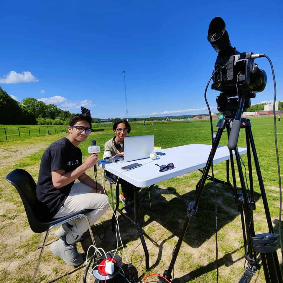Me commentating and & @hamza-art scoring | Photo by @shahzad-ansari