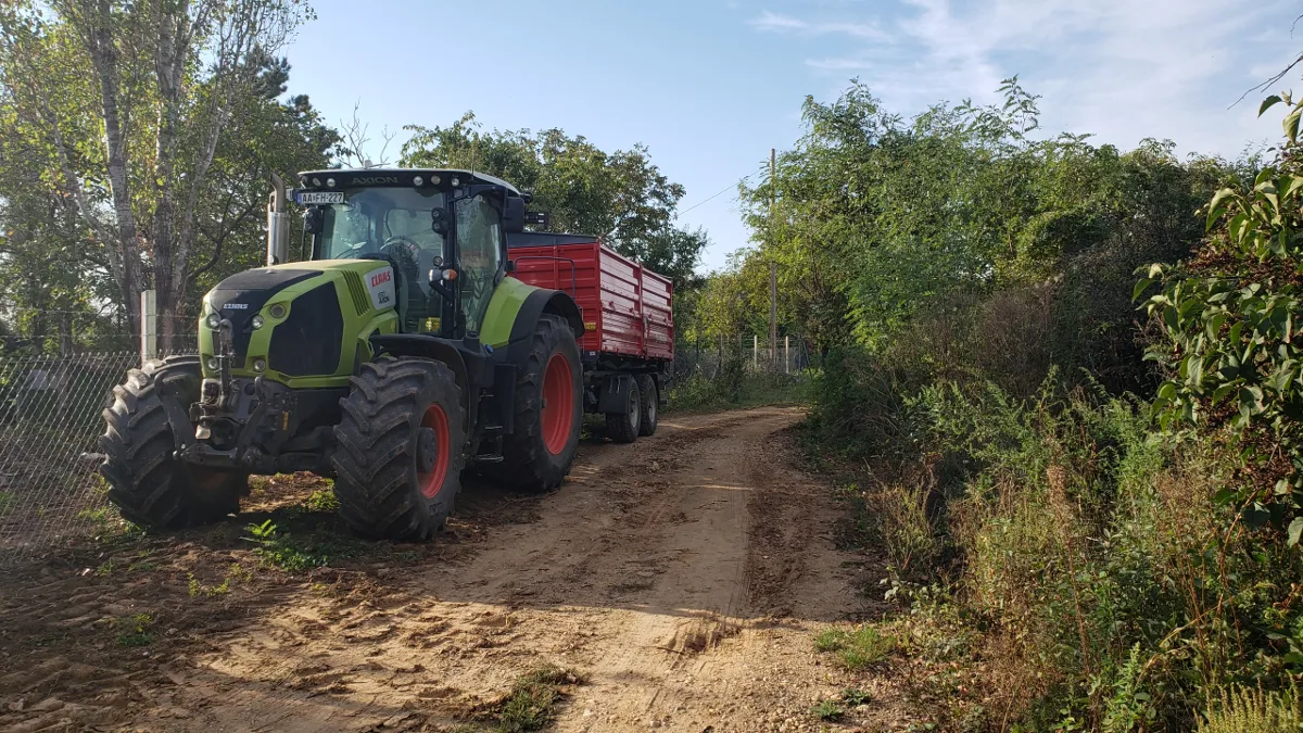 09_30_tractor_and_trailer.png