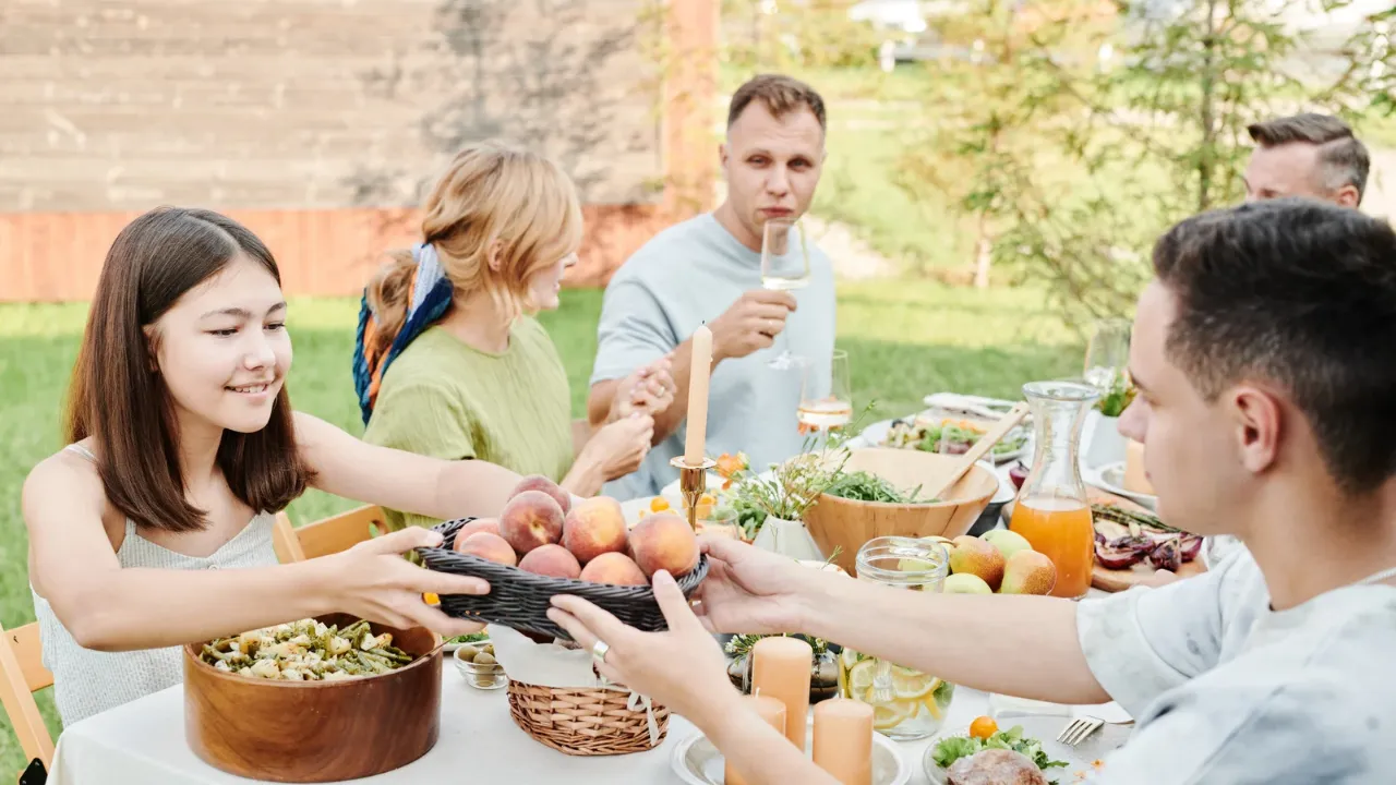 The Power of Shared Meals in Strengthening Family Ties_20240426_234351_0001.png