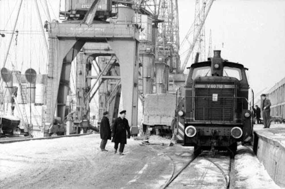HamburgerHafen-Eisenbahn.jpeg