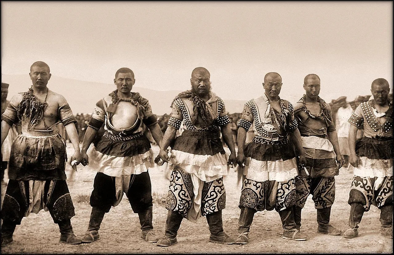 Six_Strongmen_In_Traditional_Dress,_China.jpg