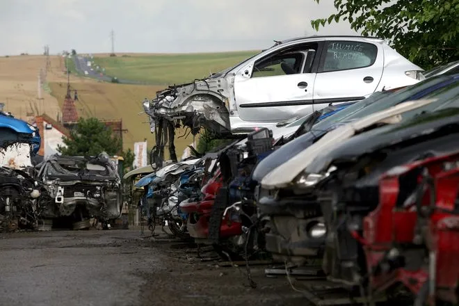 car-cementary-with-many-broken-cars-1611777.jpg