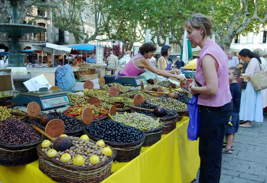 marche-uzes-olives_paragraphe_image_1_sur_1.jpg