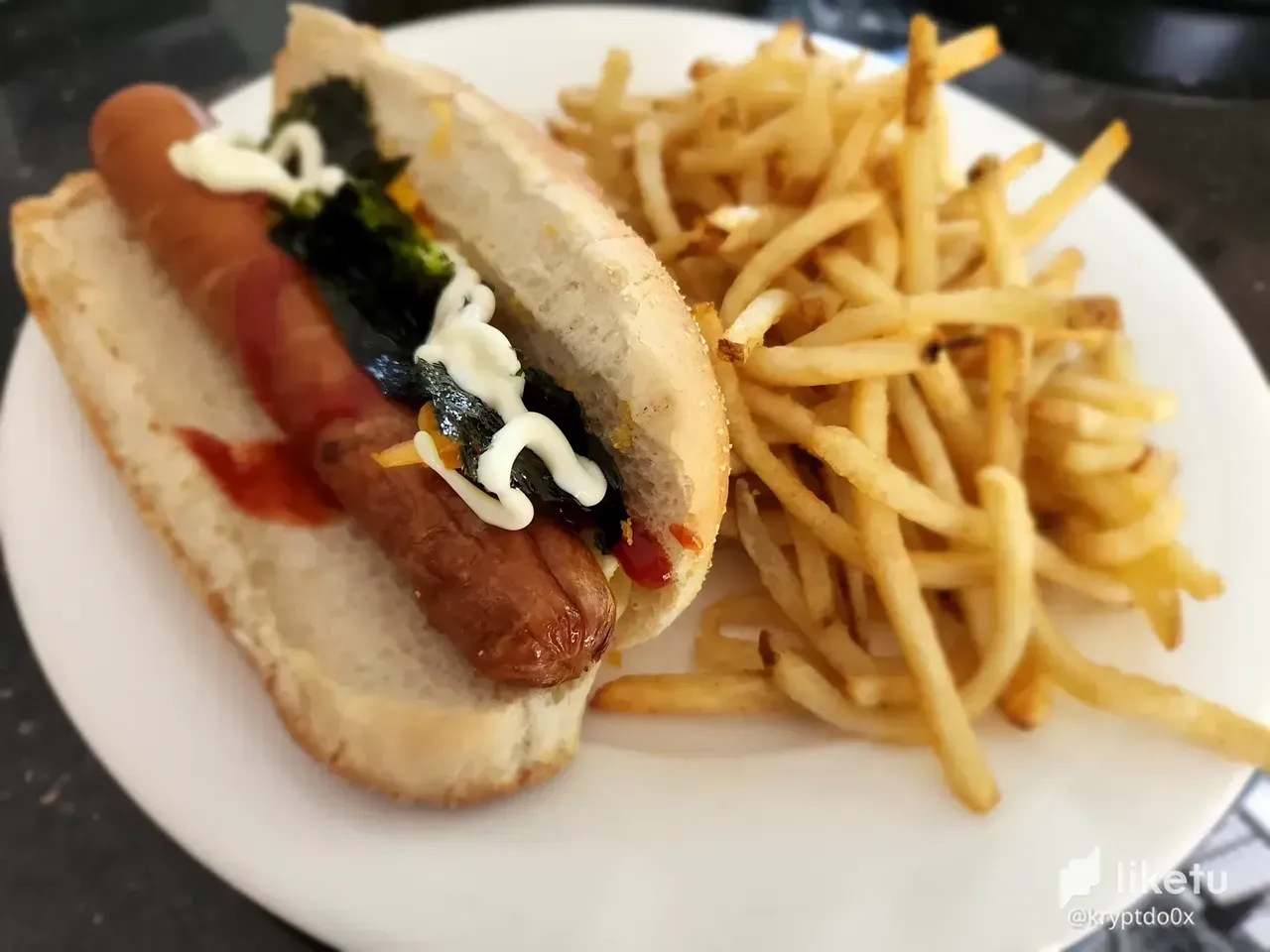 cl6ll2t8w01a10wkfcz5weabd_hot_dog.webp