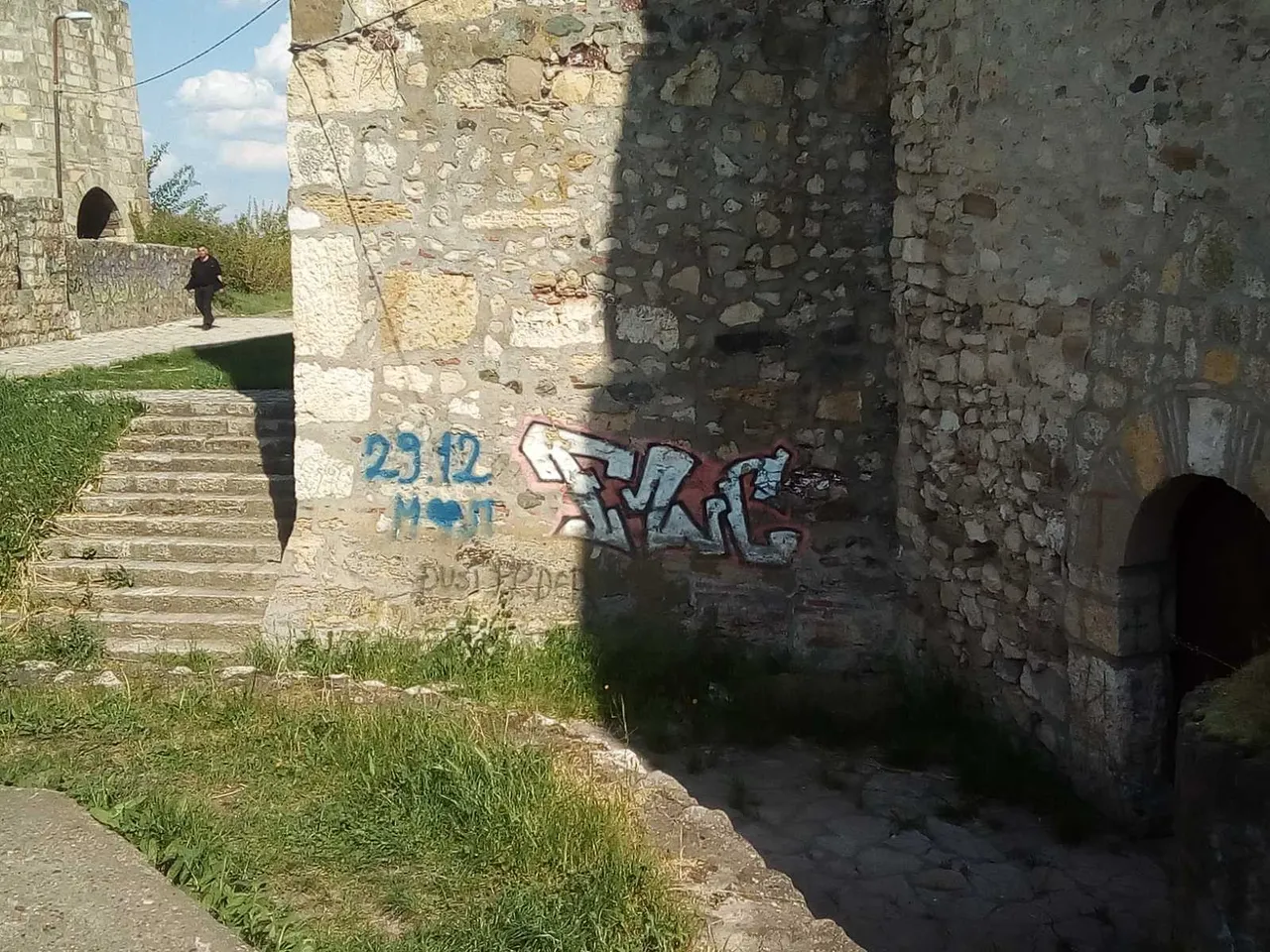 na ulaznim vratima.jpg