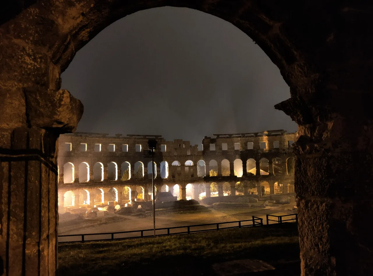 Pula Arena at night