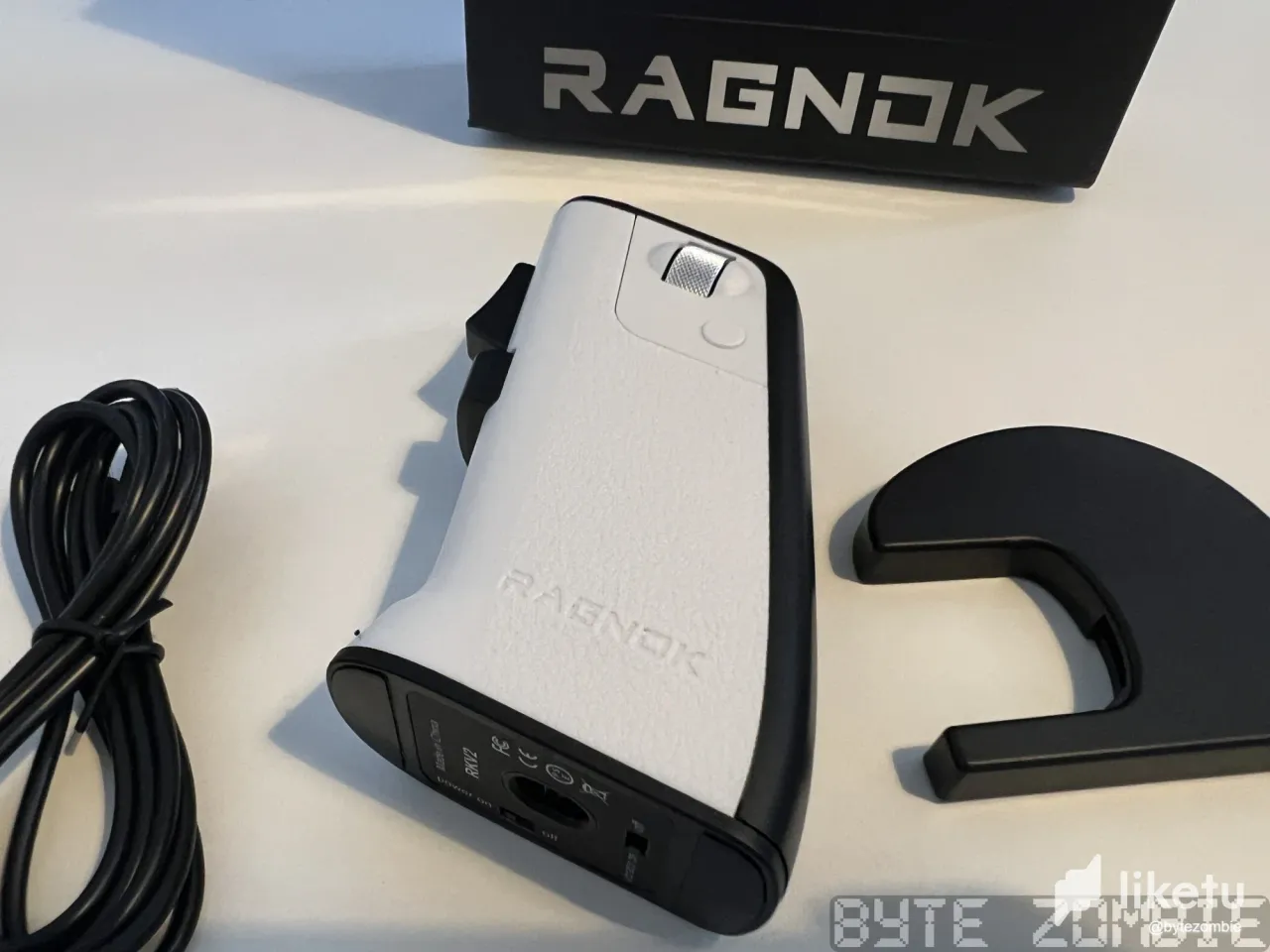 clnkuxml205sn0xszdq1k9pxf_bytezombie-ragnok-2-mouse-unboxing.webp