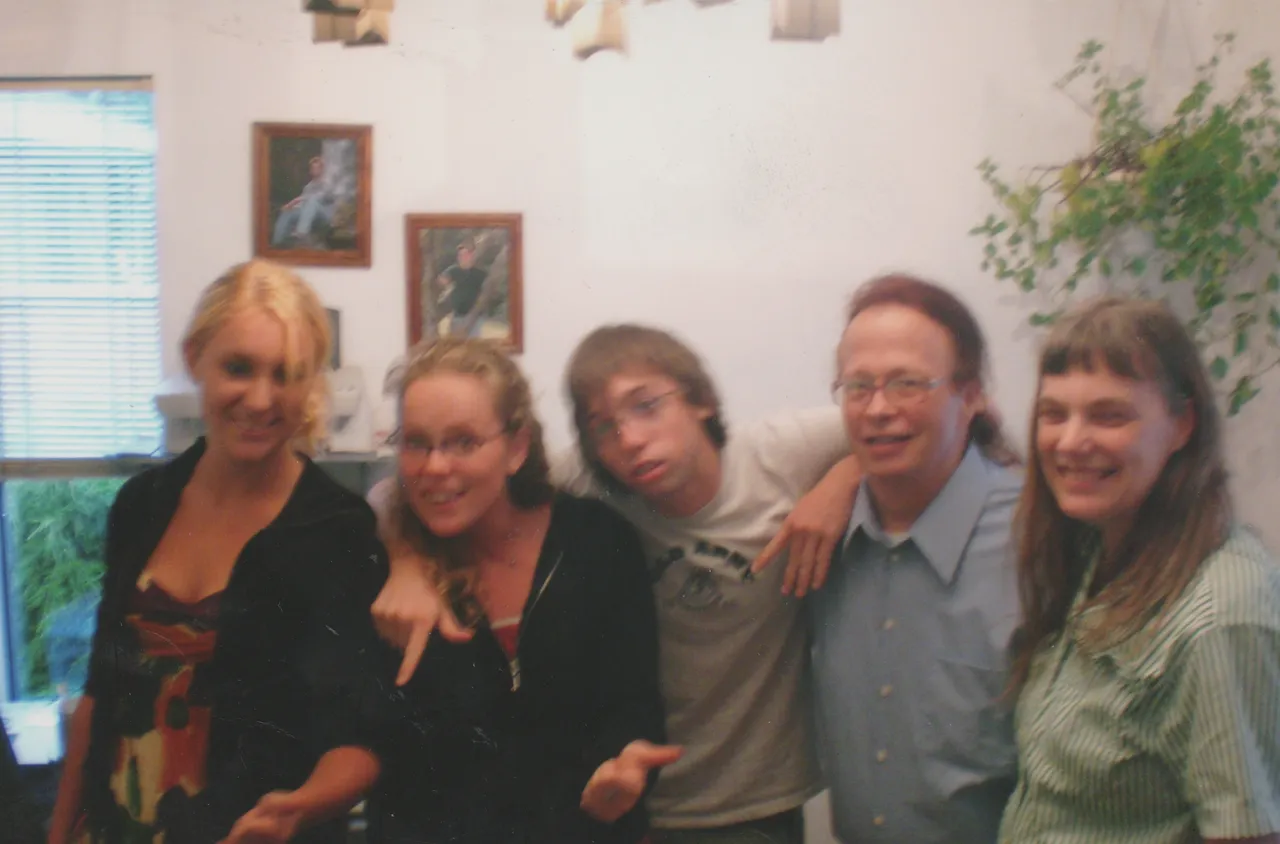 2008-08 - Crystal, Katie, Joey, Bill, Marilyn, at Karen's for Woof Funeral.jpg