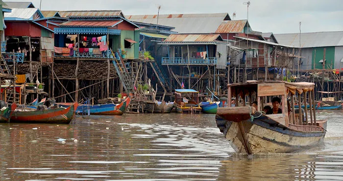 Kompong Khleang Stilted Houses 6 700x370.jpg