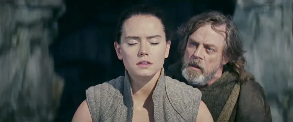 ridley-hamill-last-jedi-trailer-ht-jef-171121_12x5_992.jpg