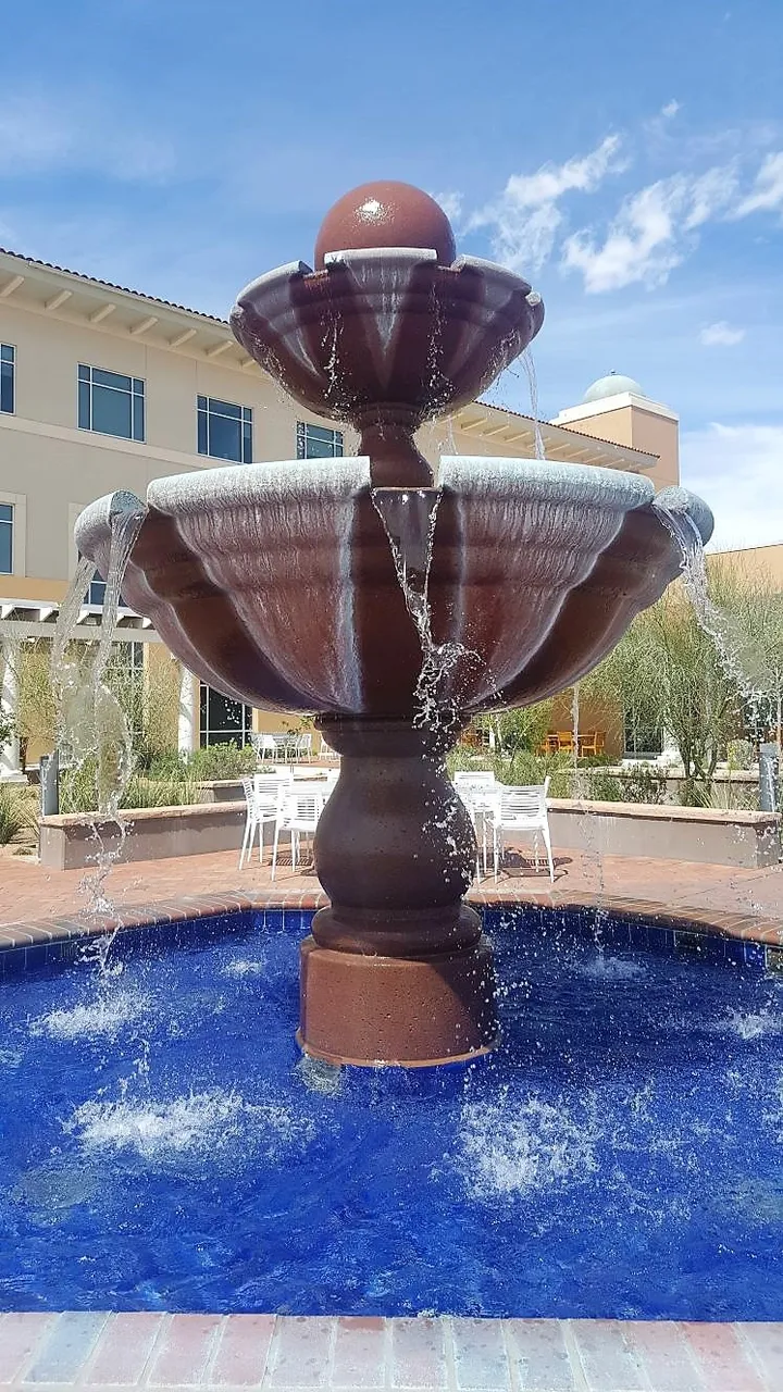 fountain1.jpg