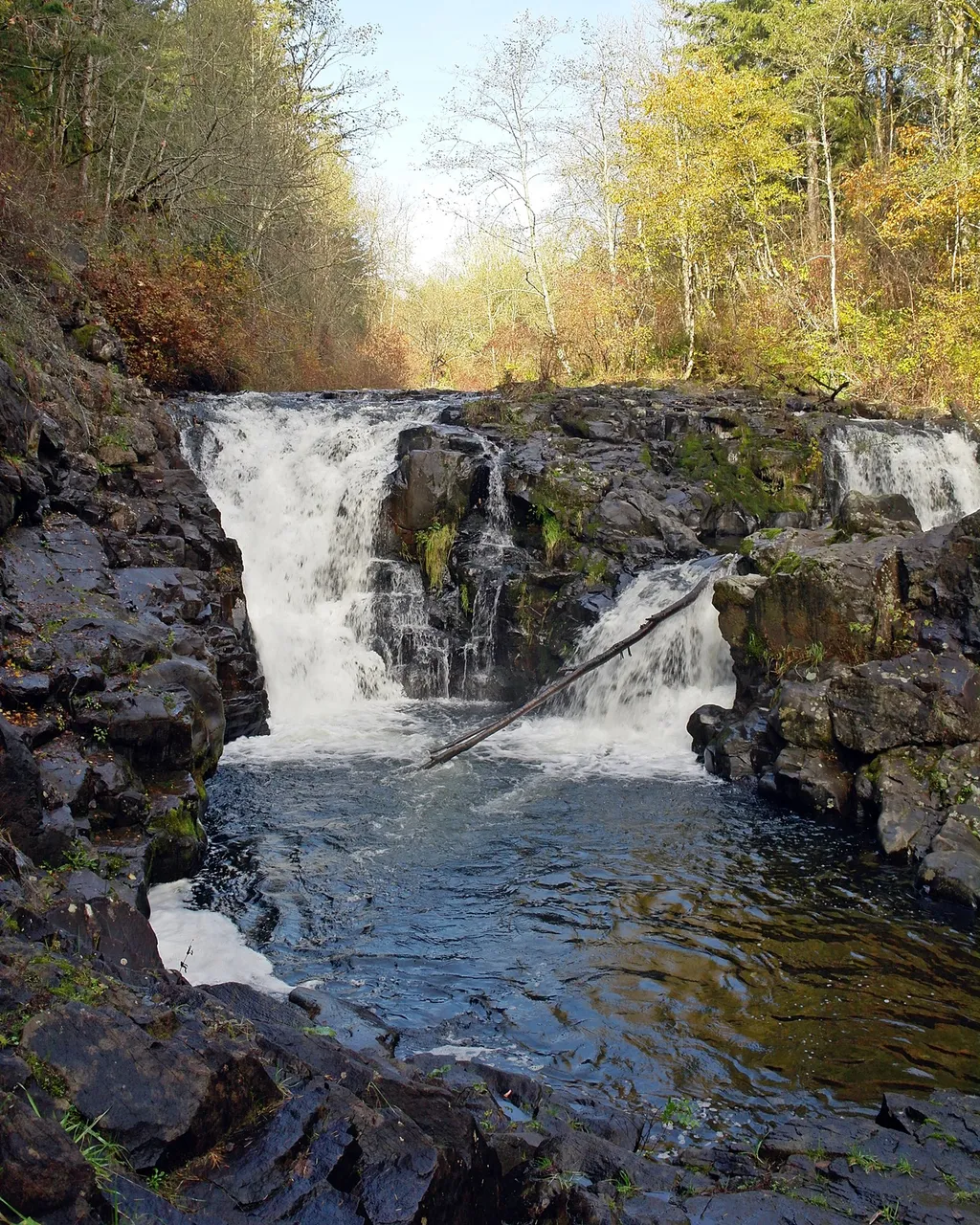 AutumnYacoltFalls_1600.JPG