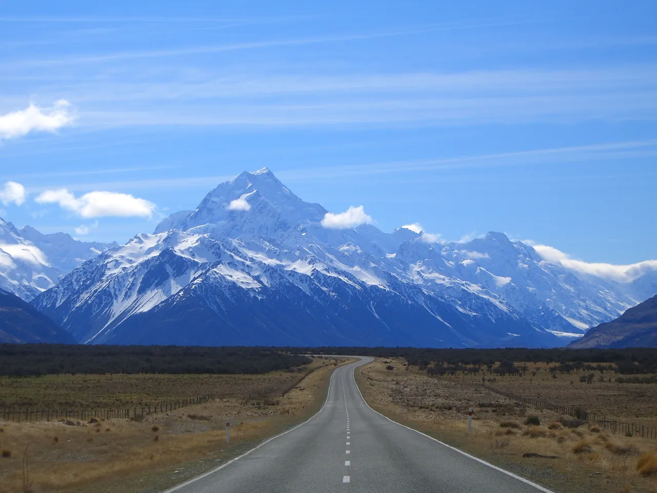 Road_to_mount_cook_new_zealand.jpg