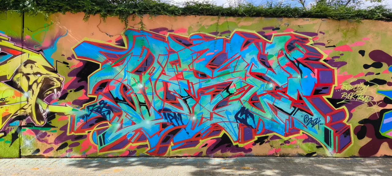 alt