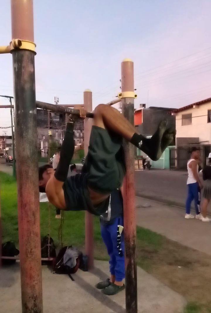 alt
