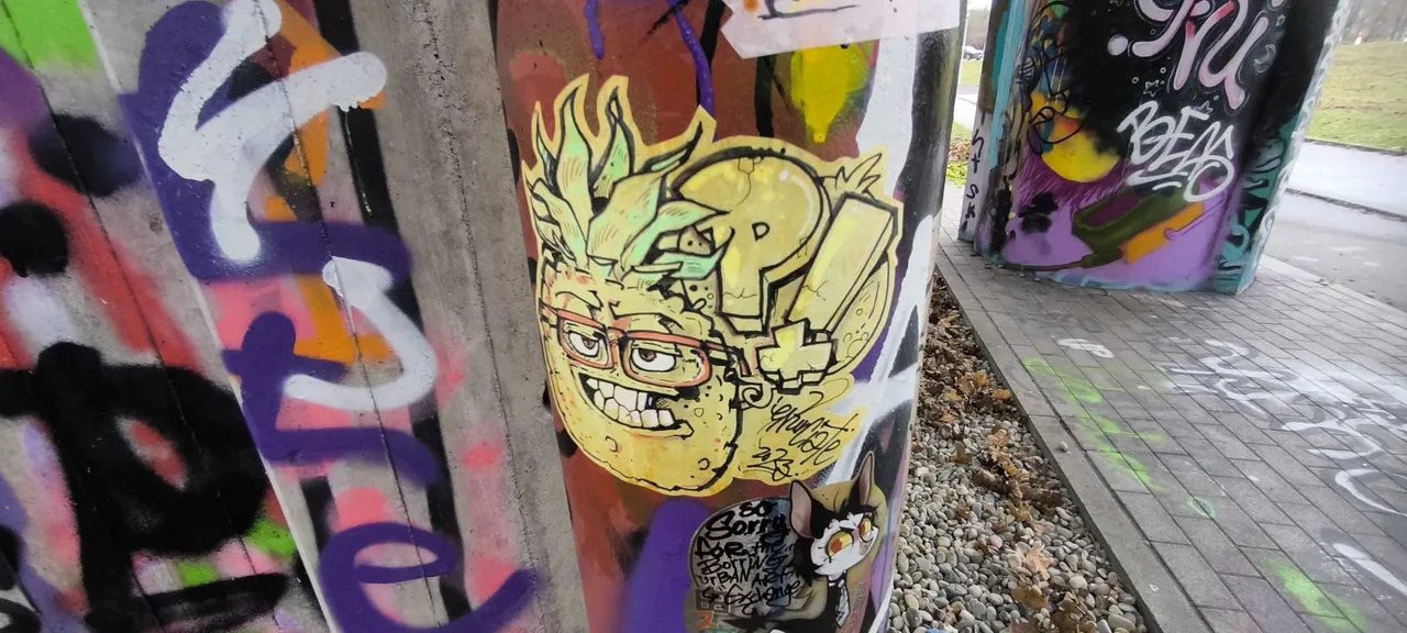 alt