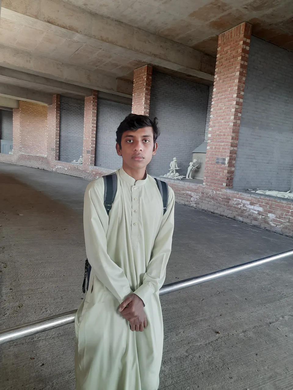 alt